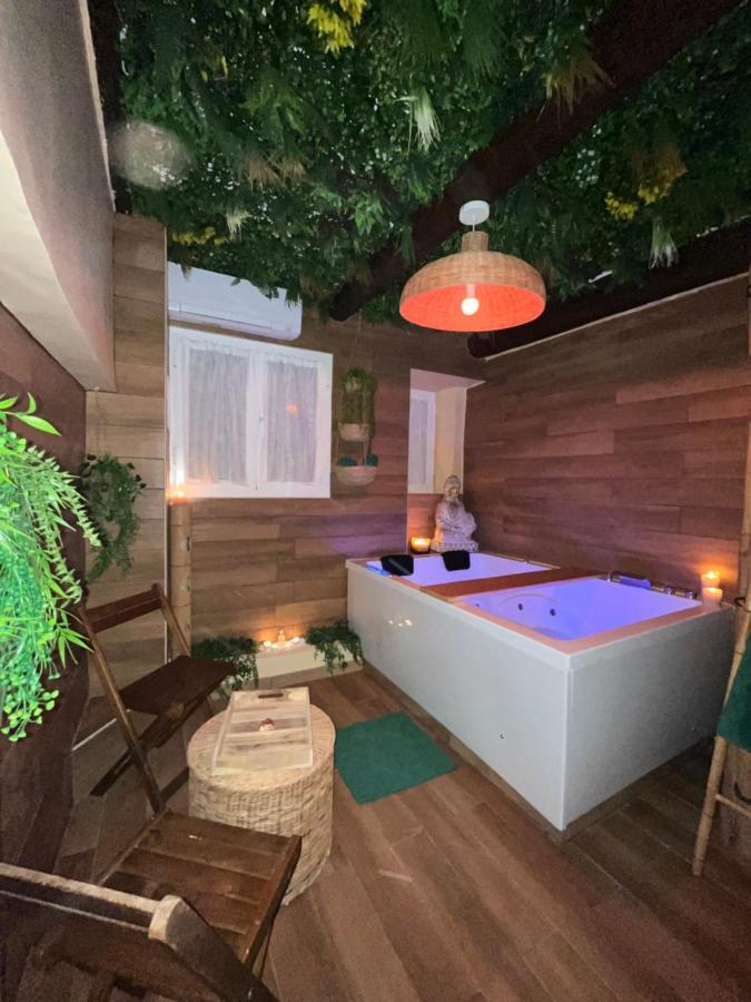 Apartmán Le Balneo Jacuzzi Vieil Antibes Safranier Exteriér fotografie